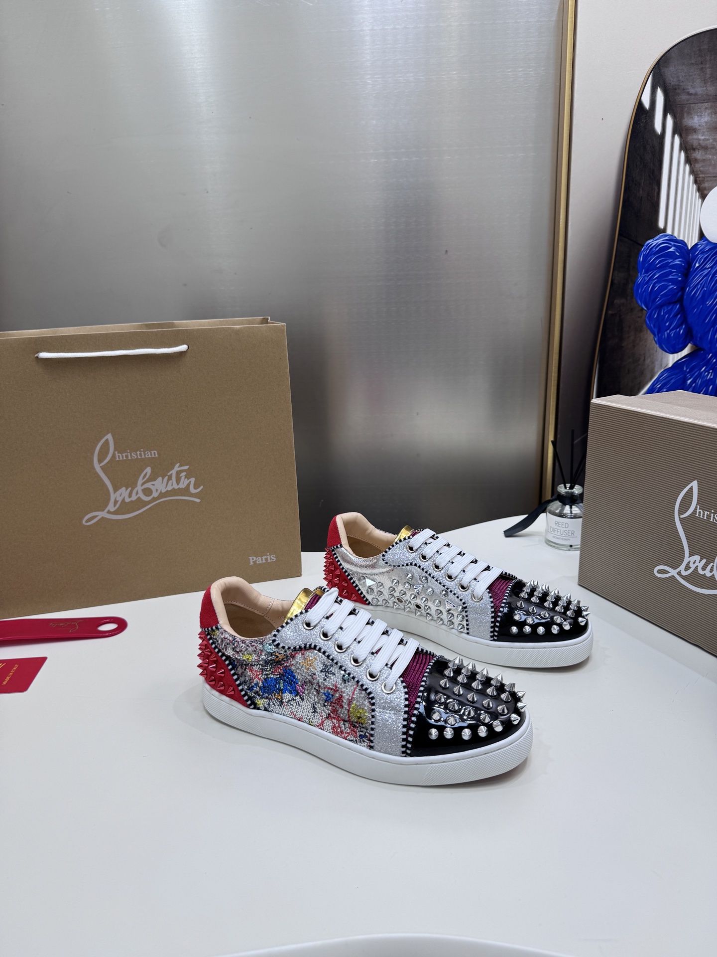注目アイテム☆ 2026 クリスチャンルブタン 新作 男女兼用 スニーカー 偽物