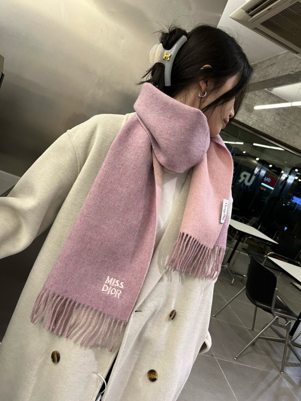 一目惚れ♪ 2026 ディオール 新作 マフラー ウール コピー