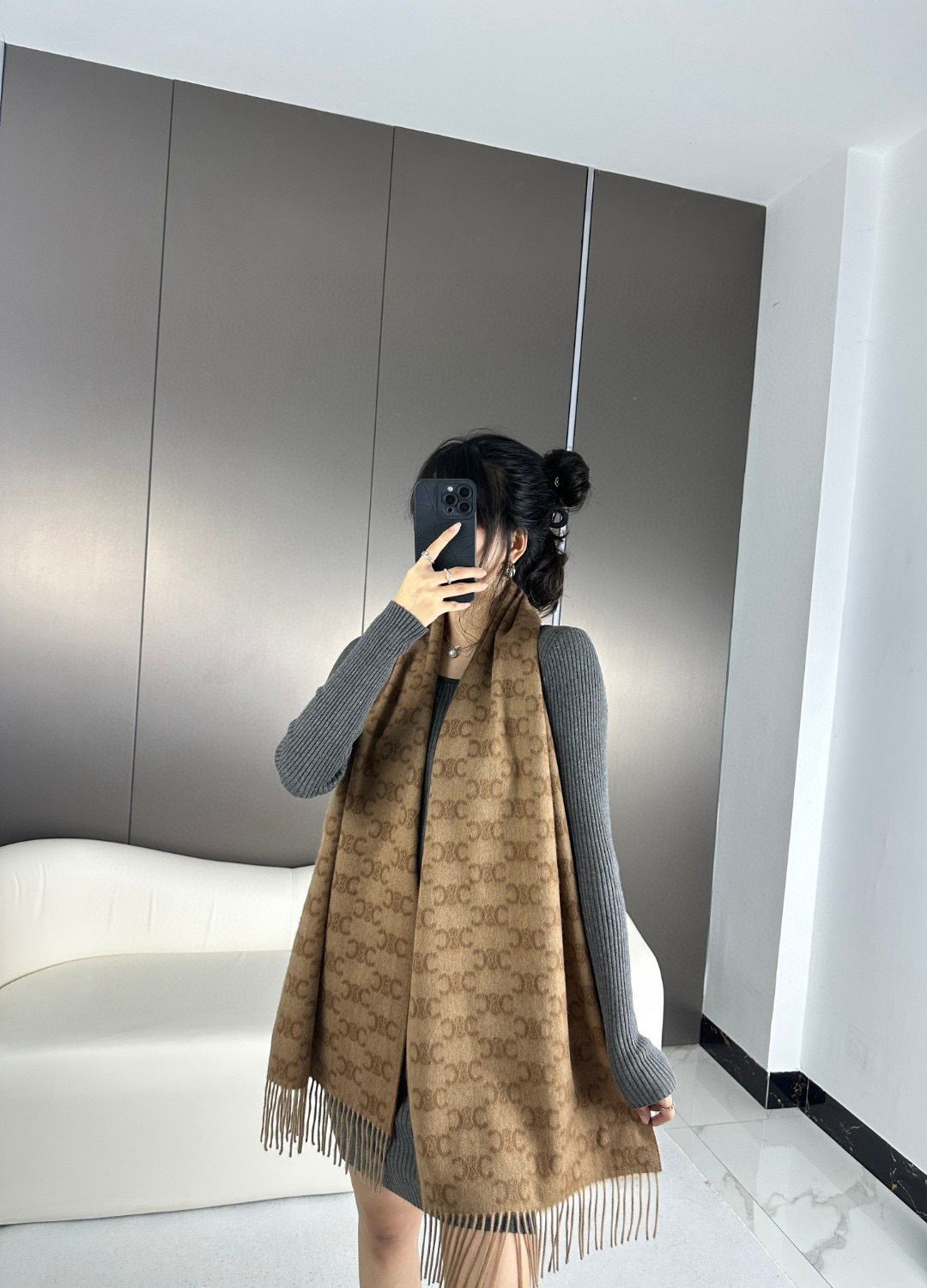 目を惹くカラー 2026 セリーヌ 新作 マフラー ウール 偽物