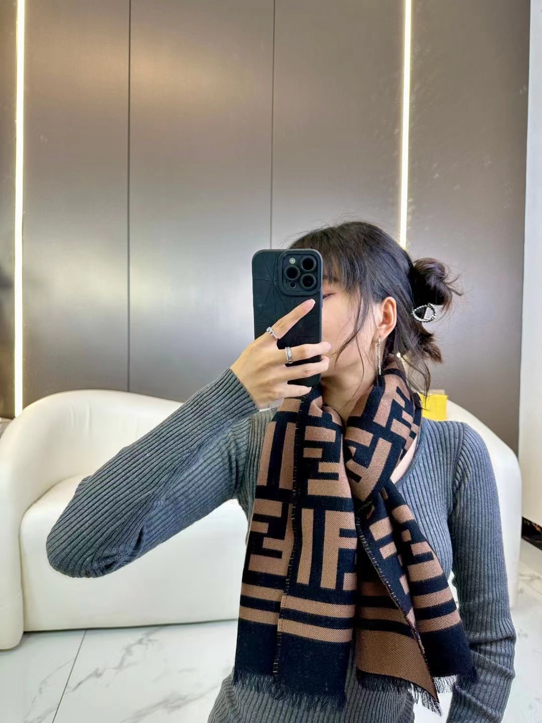 注目度抜群！2026 フェンディ 新作 マフラー ウール コピー