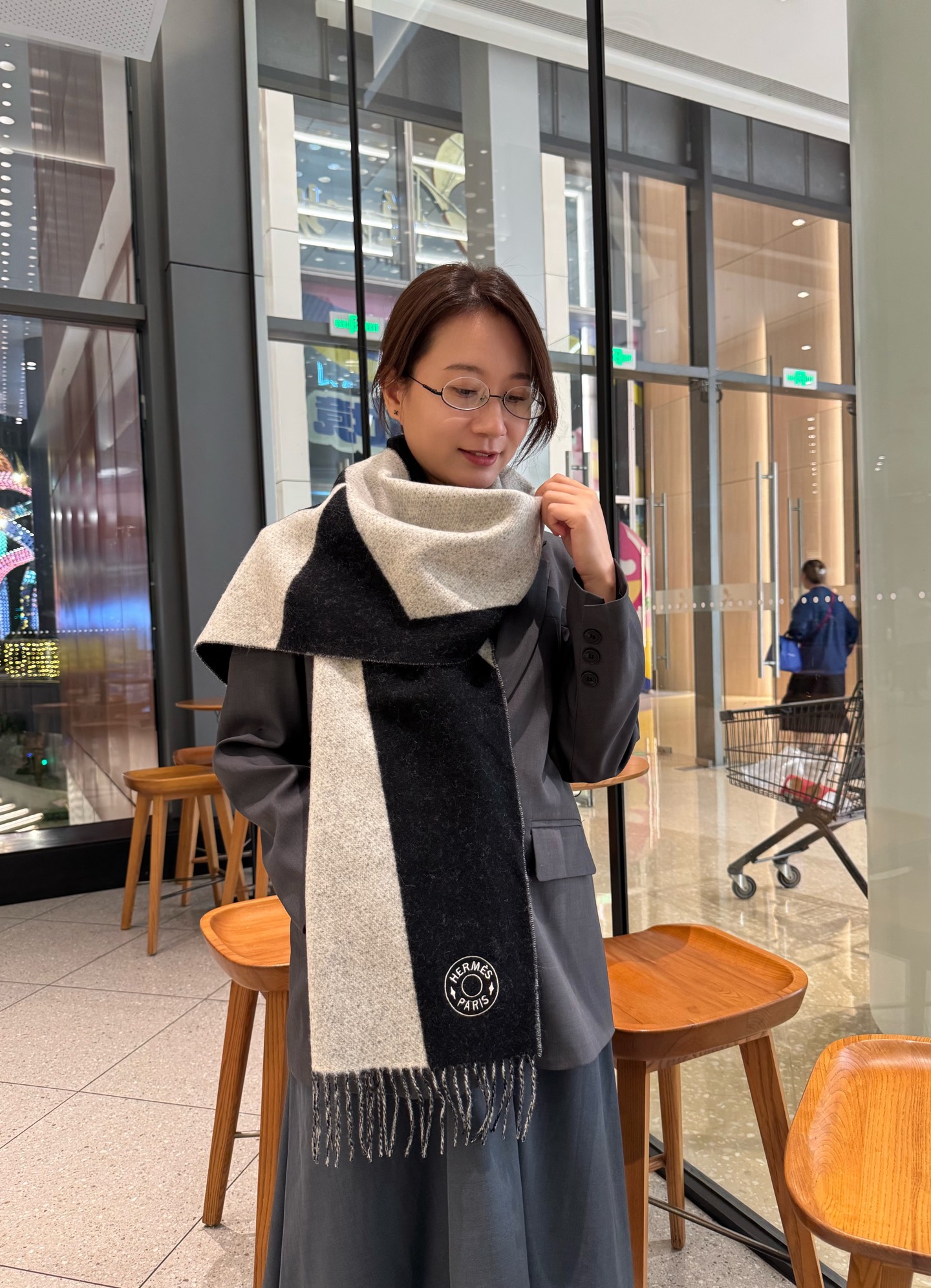 完売必至 2026 エルメス 新作 マフラー ウール 偽物