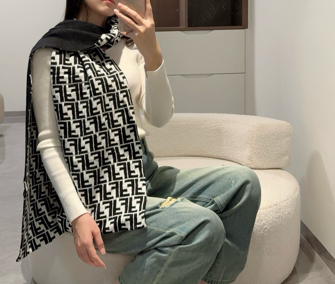 ☆超人気☆ 2026 フェンディ 新作 マフラー ウール コピー