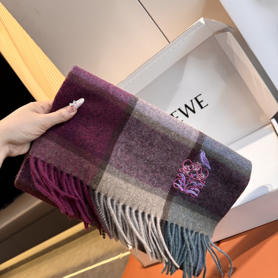 人気急上昇 2026 ロエベ 新作 マフラー ウール 偽物