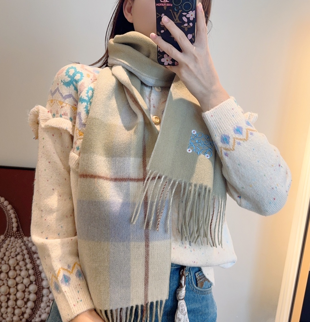 人気爆発☆ 2026 ロエベ 新作 マフラー ウール 偽物