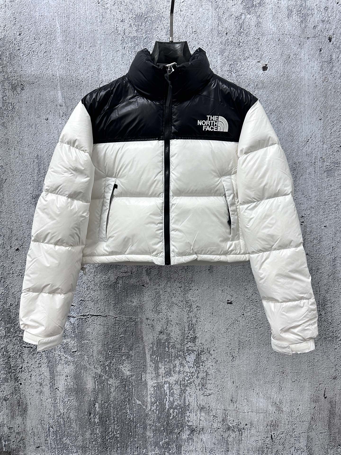 ☆超人気☆ 2026 ザノースフェイス 新作 ダウンジャケット 偽物