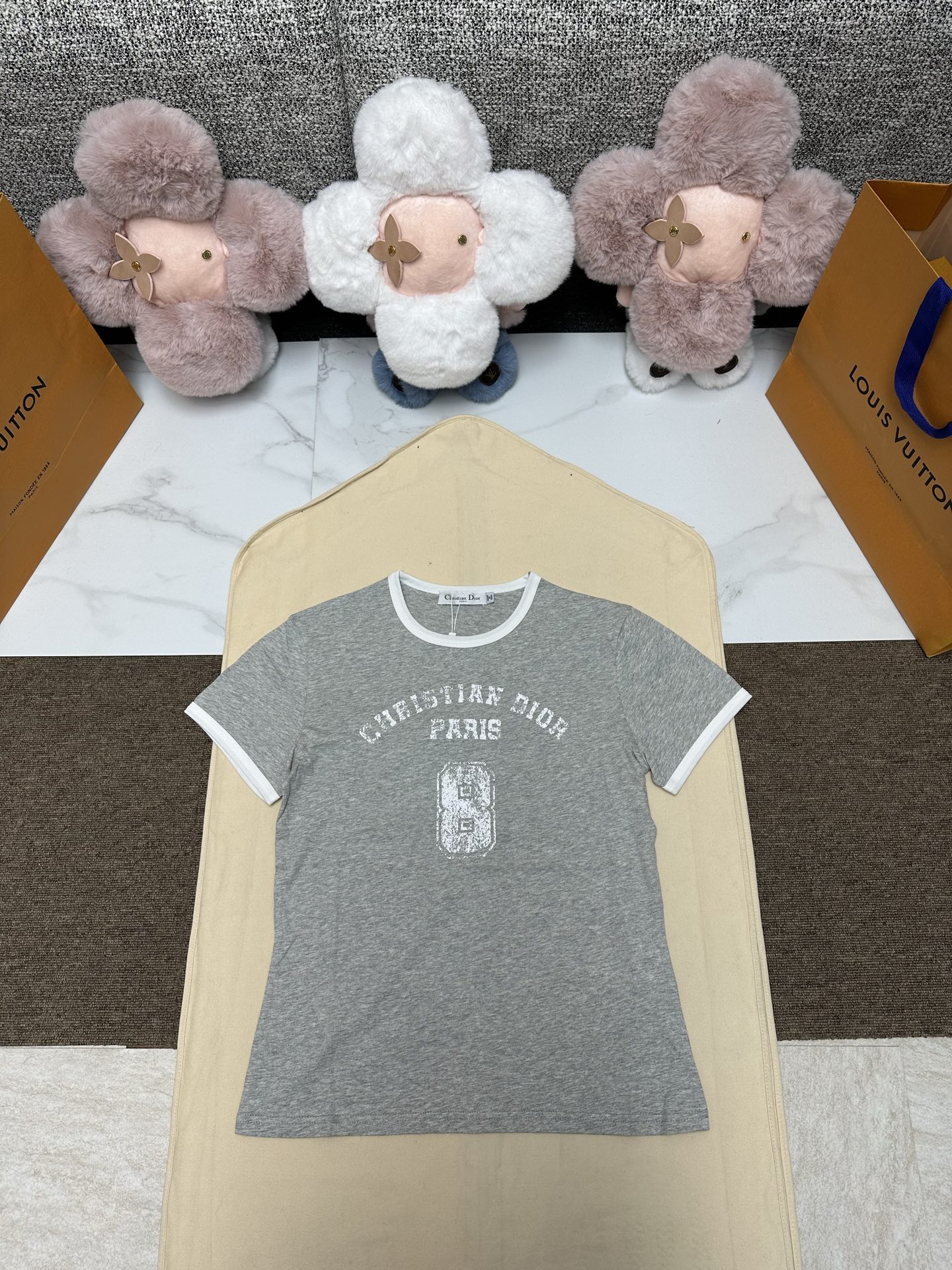 即発送！2026 ディオール 新作 半袖Tシャツ 偽物