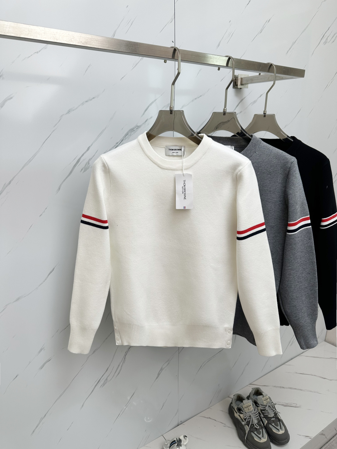 累積売上総額第１位！ 2026 トム·ブラウン 新作 ニット 偽物