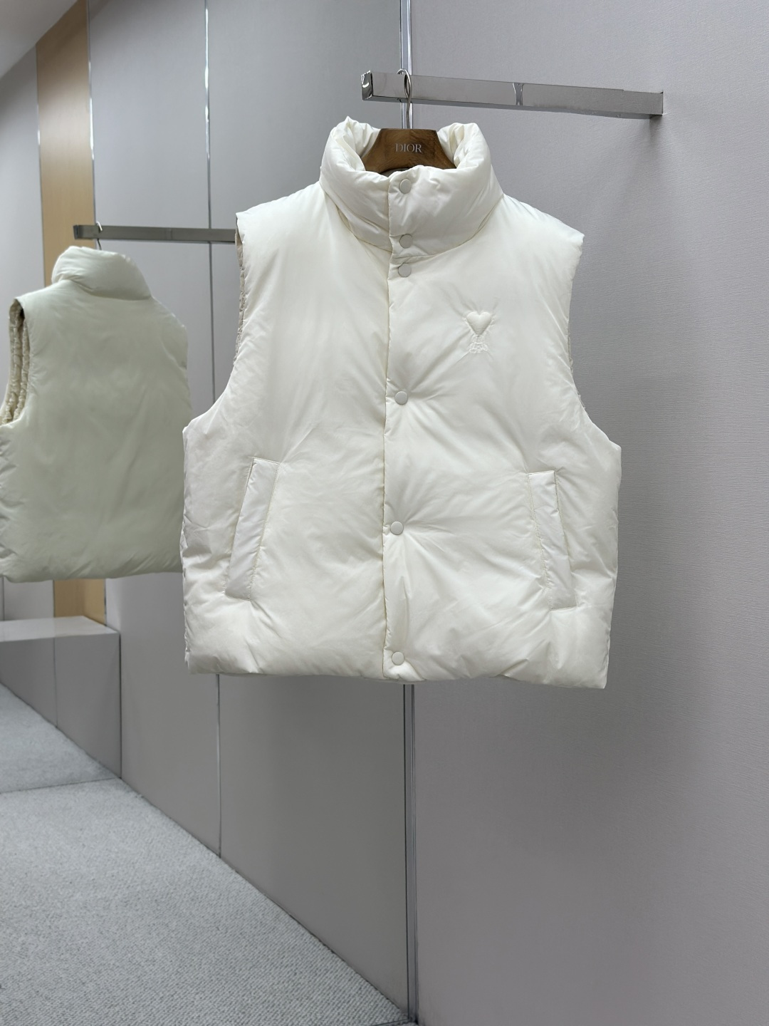 ☆超人気☆ 2026 ジョルジオアルマーニ 新作 ダウンベスト コピー