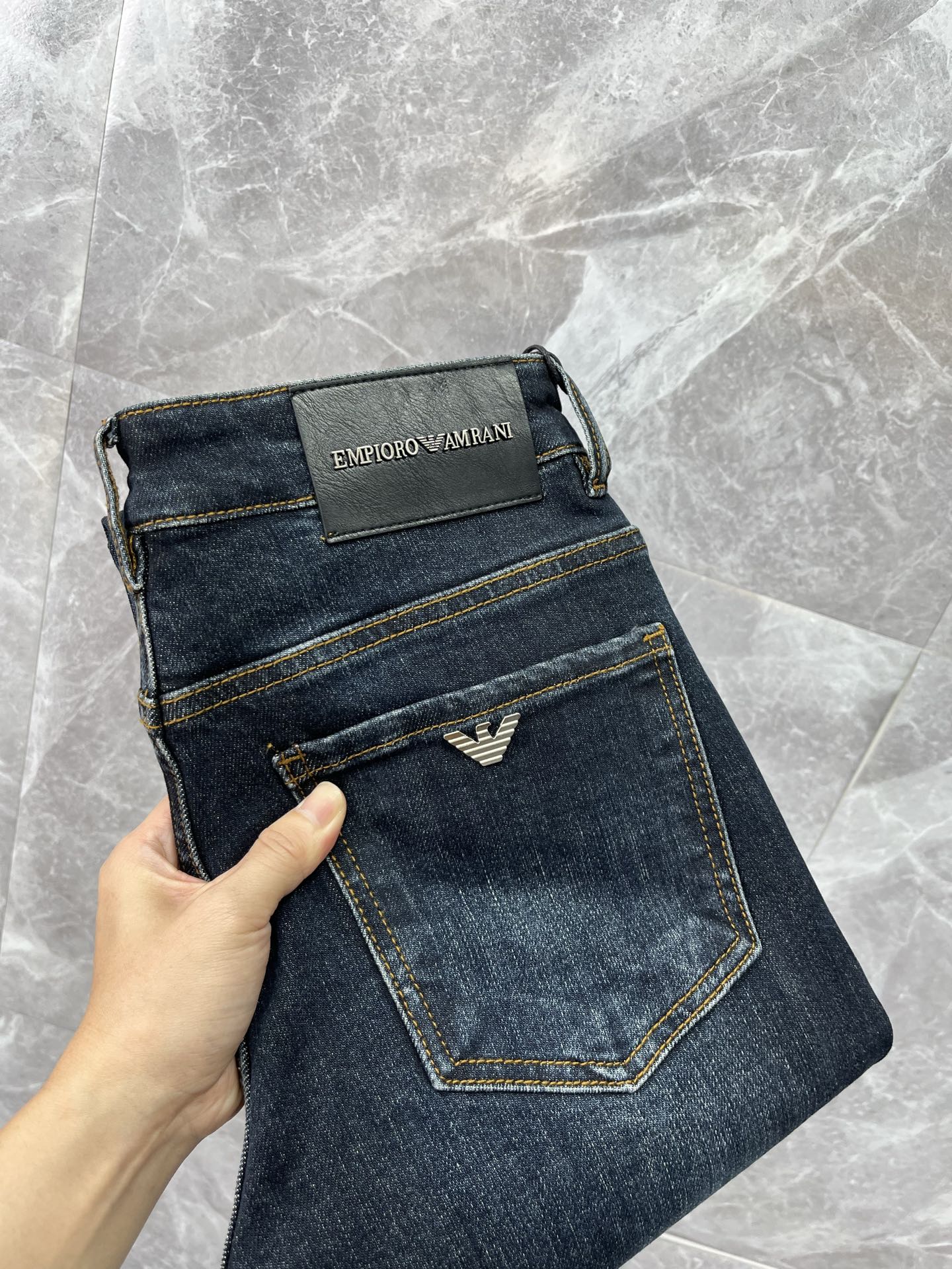 使い勝手良し 2026 ジョルジオアルマーニ 新作 ジーンズ コピー