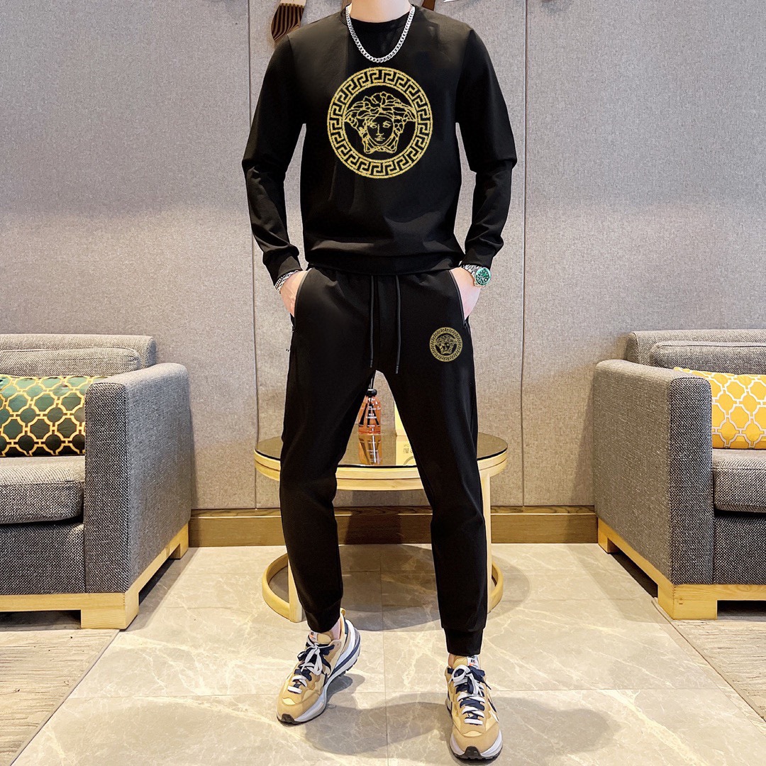 使い勝手良し 2026 ヴェルサーチェ 新作 セットアップ コピー 2色