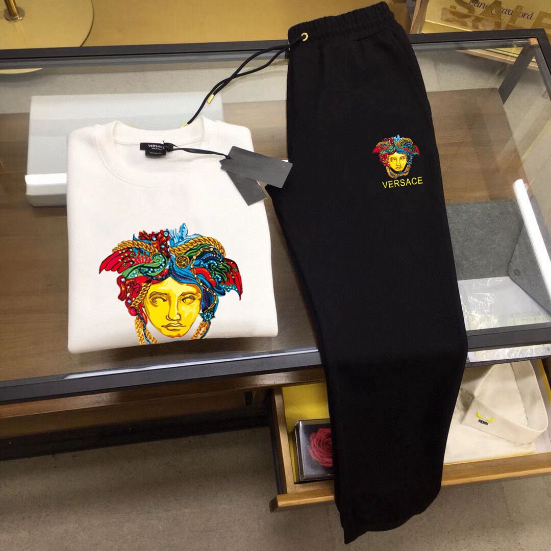 注目度抜群！2026 ヴェルサーチェ 新作 セットアップ コピー 2色