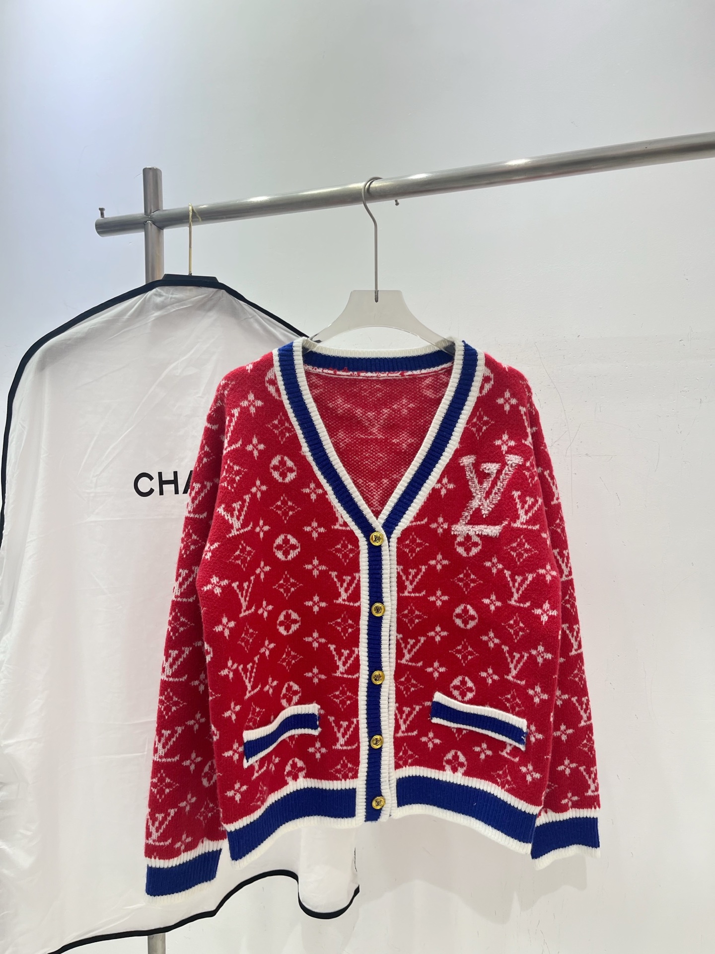 肌触り最高な 2026 ルイヴィトン 新作 ニット スーパーコピー