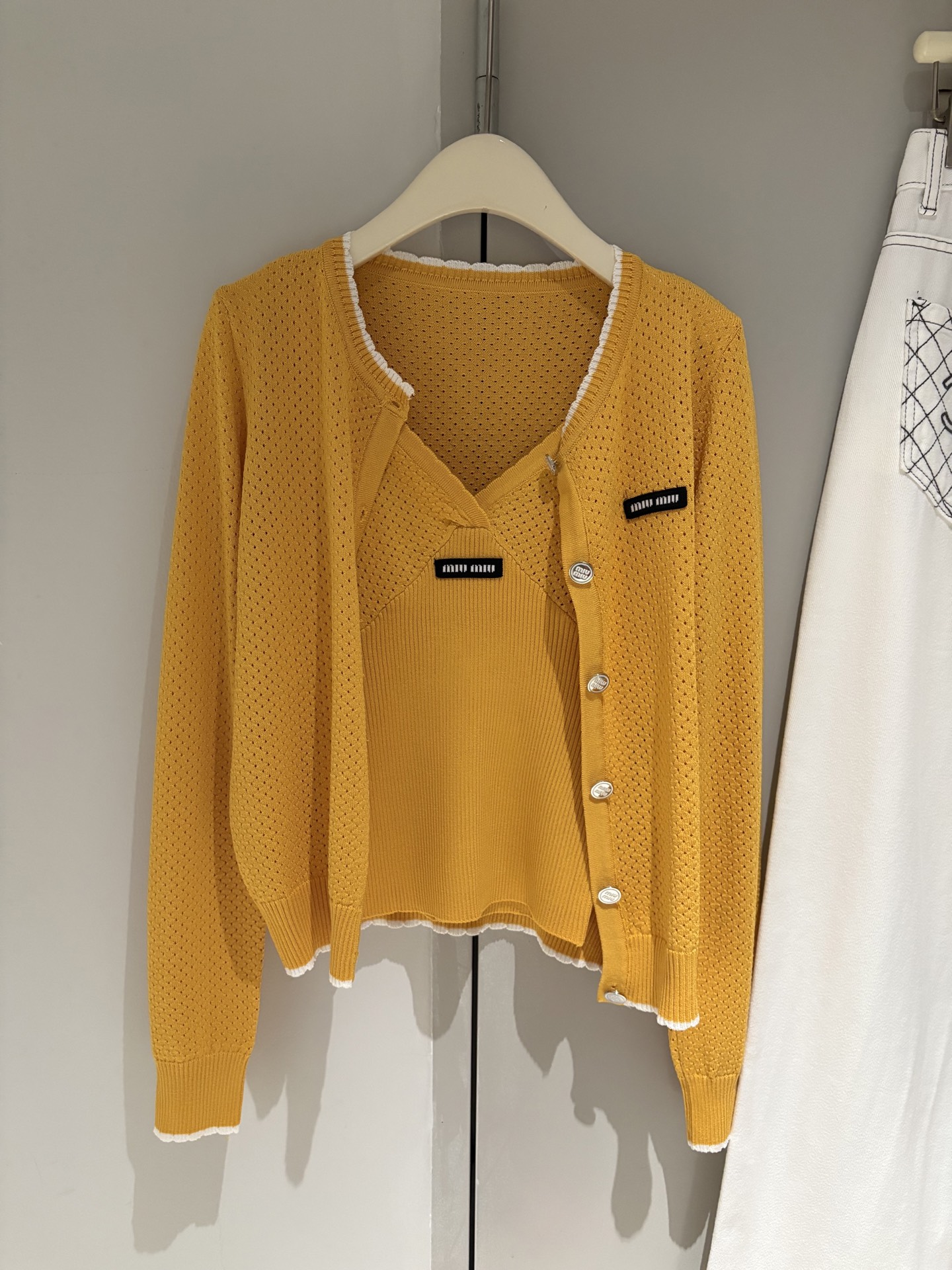 送料込  2026 ミュウミュウ 新作 セットアップ コピー