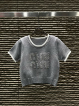 激安価格！ 2026 ミュウミュウ 新作 半袖Tシャツ スーパーコピー 4色