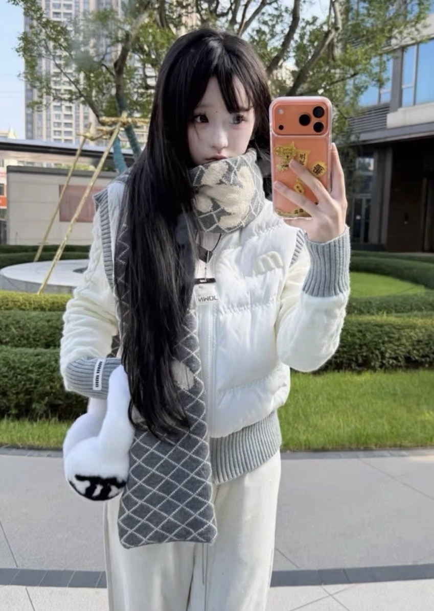 注目アイテム☆  2026 ミュウミュウ 新作 ジャケット 偽物