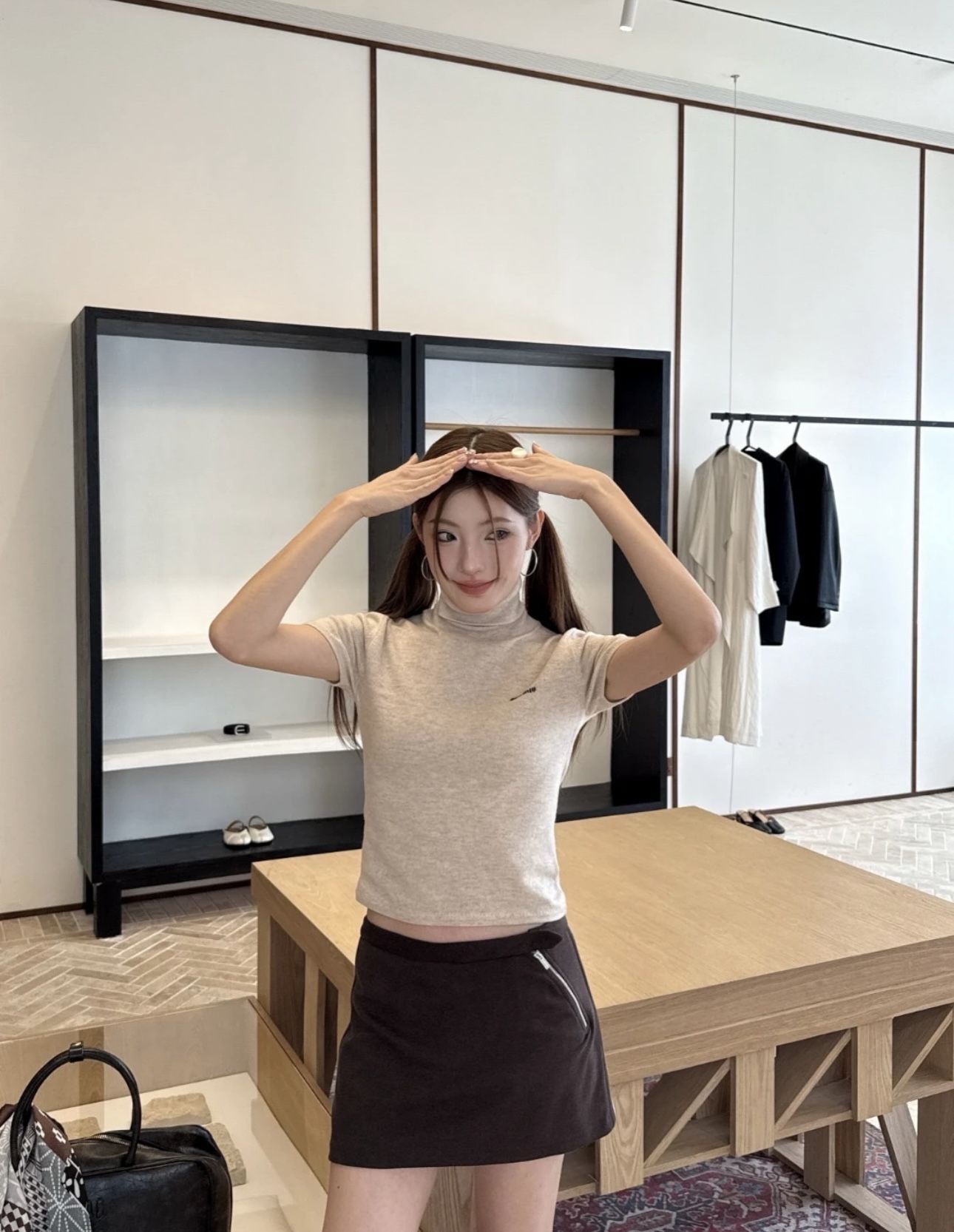 一目惚れ♪  2026 ミュウミュウ 新作 半袖Tシャツ コピー