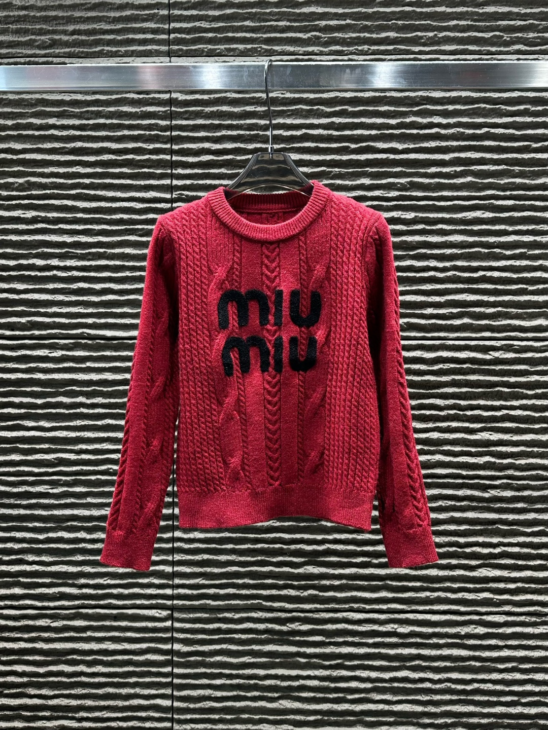 ★日本!!人気！ 2026 ミュウミュウ 新作 ニット 偽物  4色