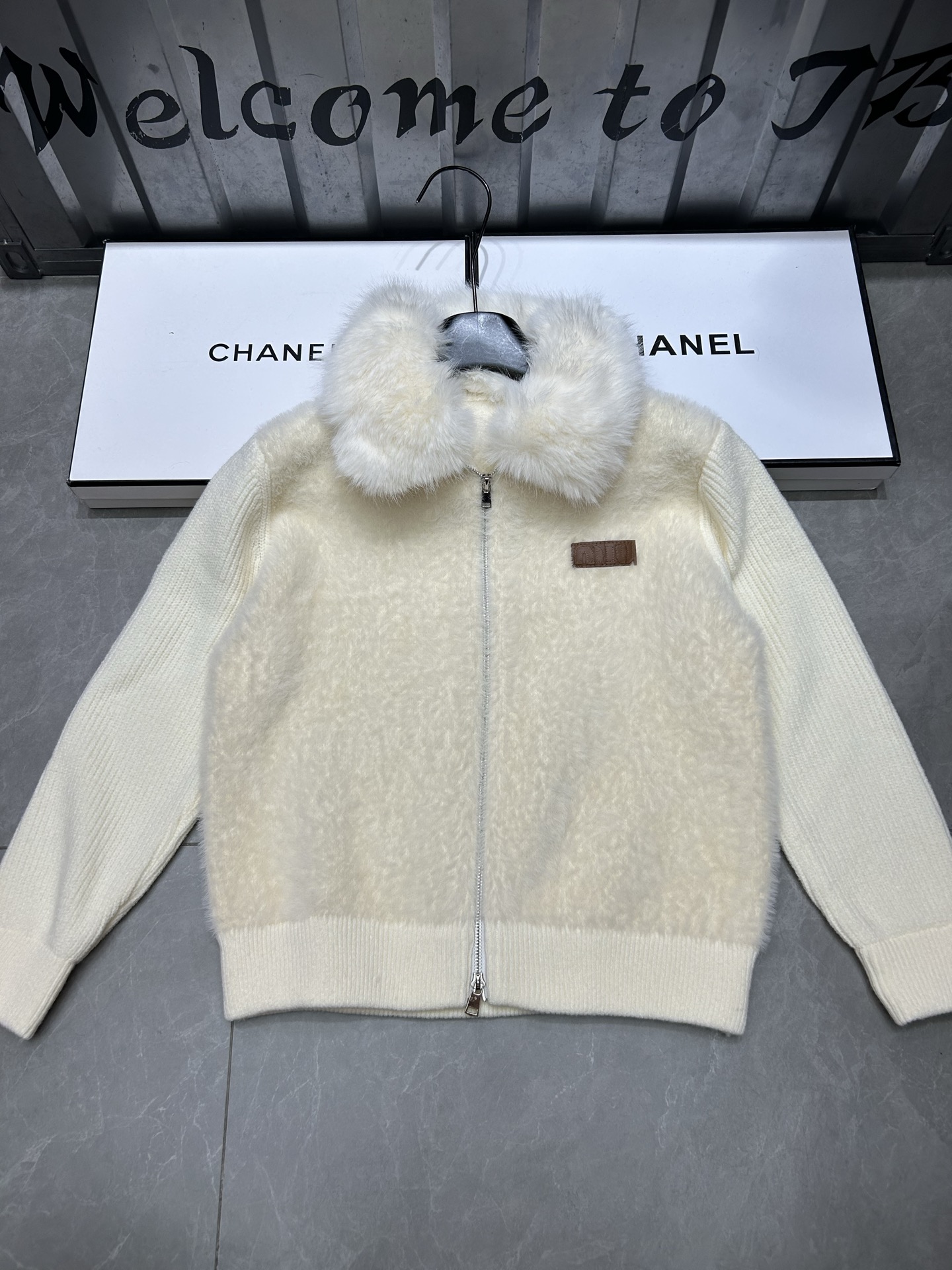 完売必至 2026 ミュウミュウ 新作 ニット 偽物  2色