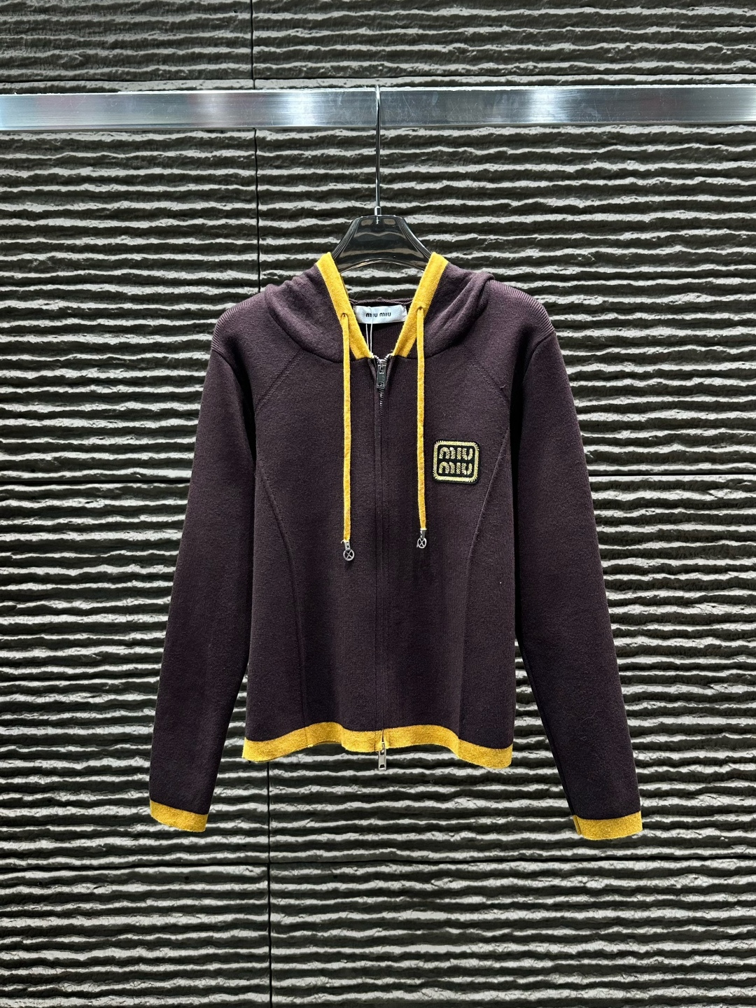 完売前に！ 2026 ミュウミュウ 新作 パーカー コピー 3色