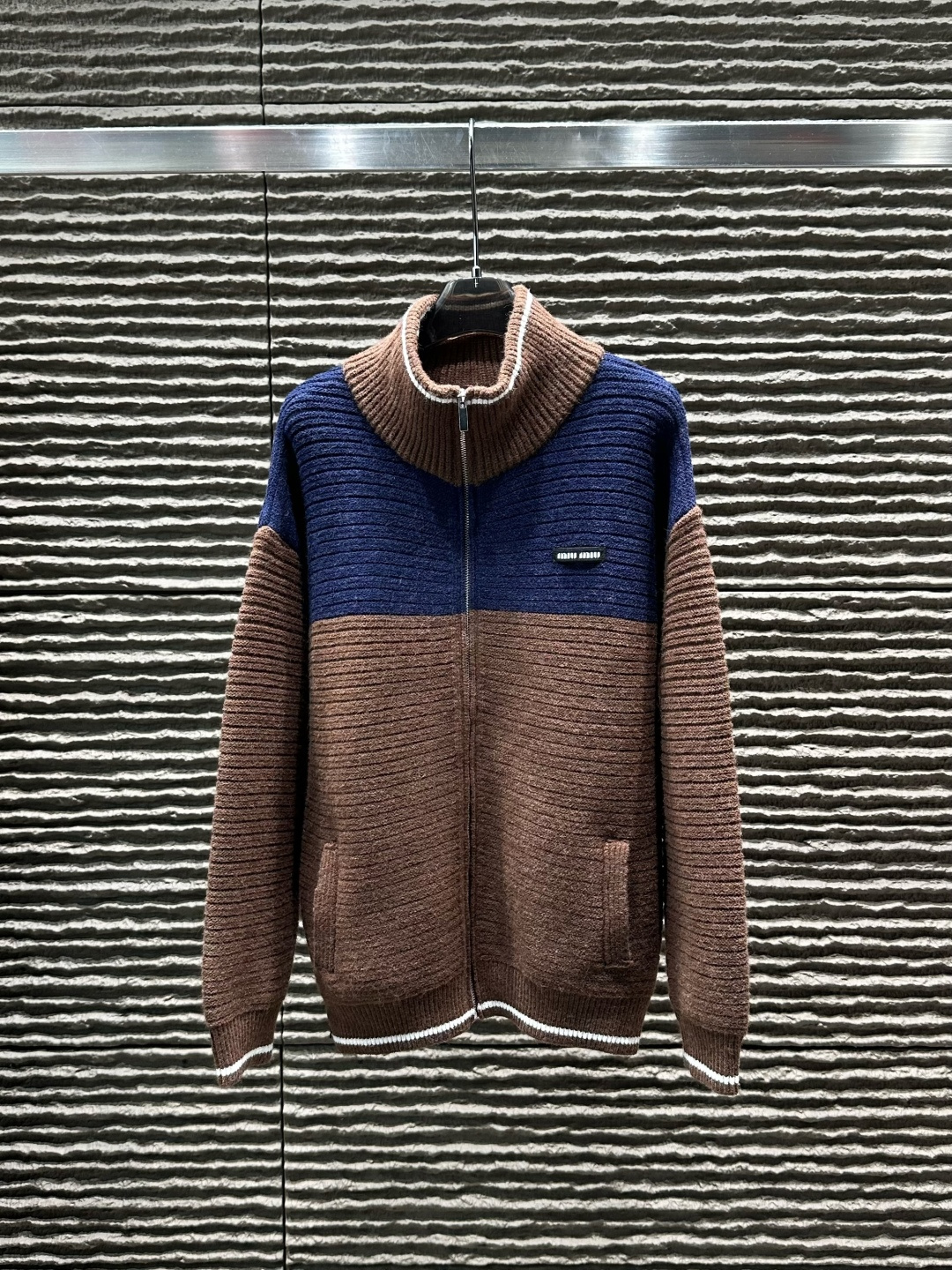 世界中で大人気♪  2026 ミュウミュウ 新作 ジャケット コピー