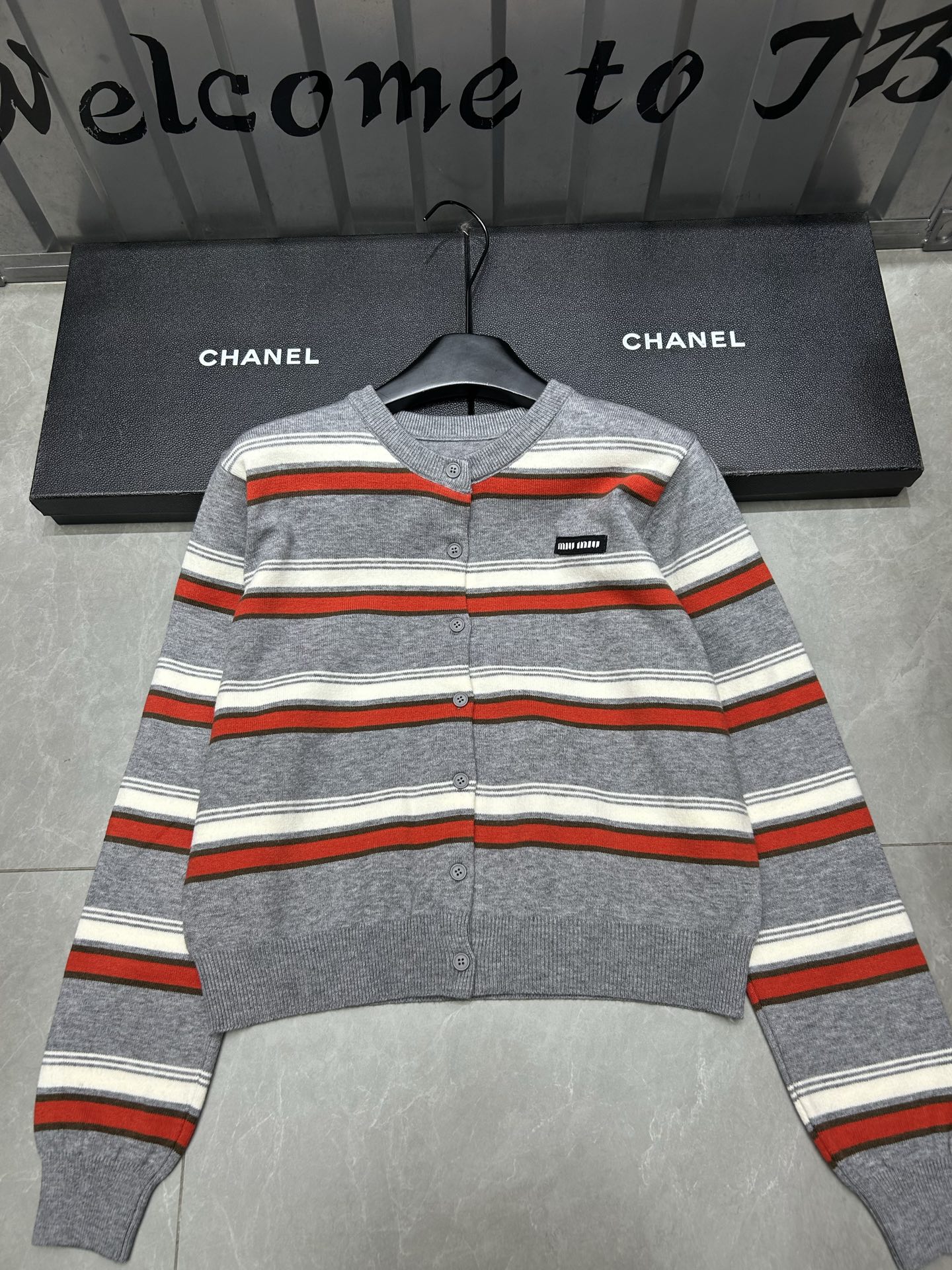 おすすめ  2026 ミュウミュウ 新作 ニット コピー 4色