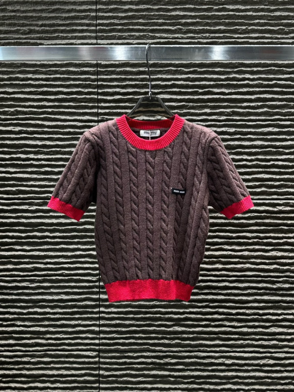 累積売上総額第１位！  2026 ミュウミュウ 新作 半袖Tシャツ コピー 3色