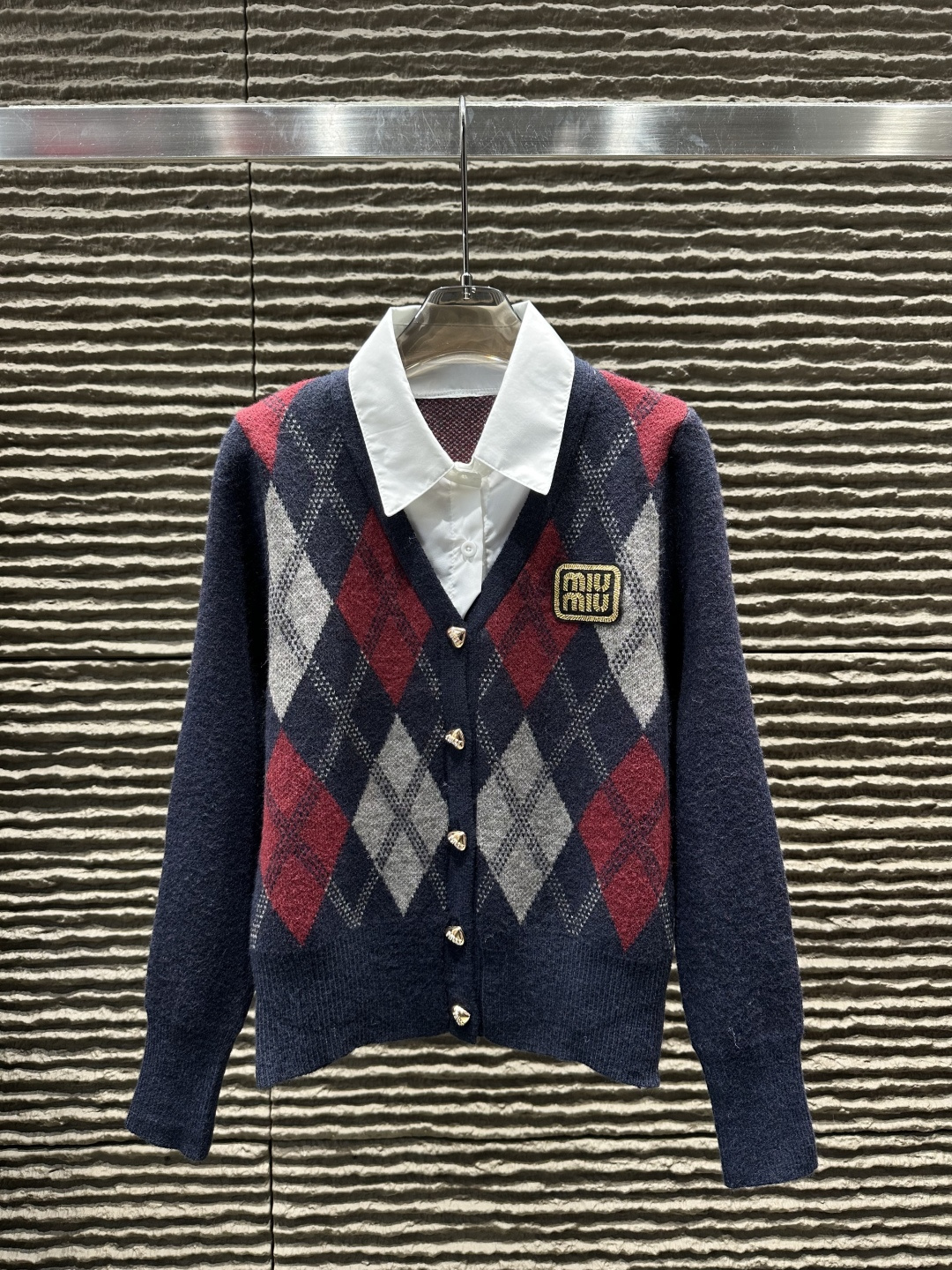 すぐ届く 2026 ミュウミュウ 新作 ニット スーパーコピー 4色