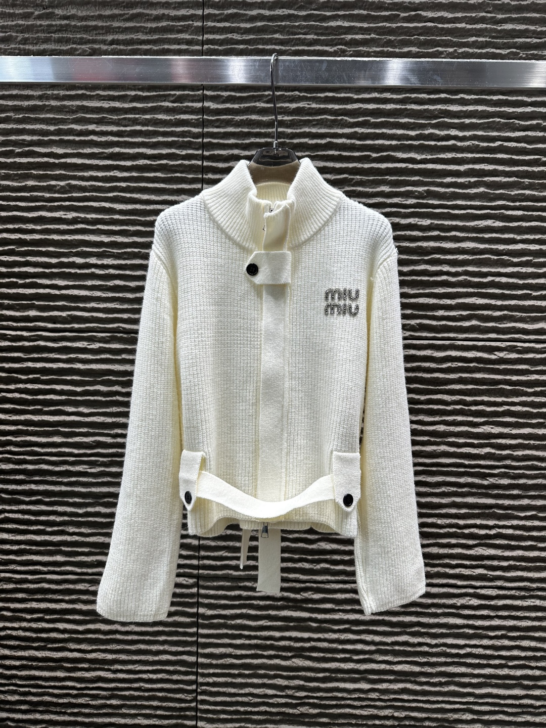 【使い勝手抜群】 2026 ミュウミュウ 新作 ニット スーパーコピー 2色