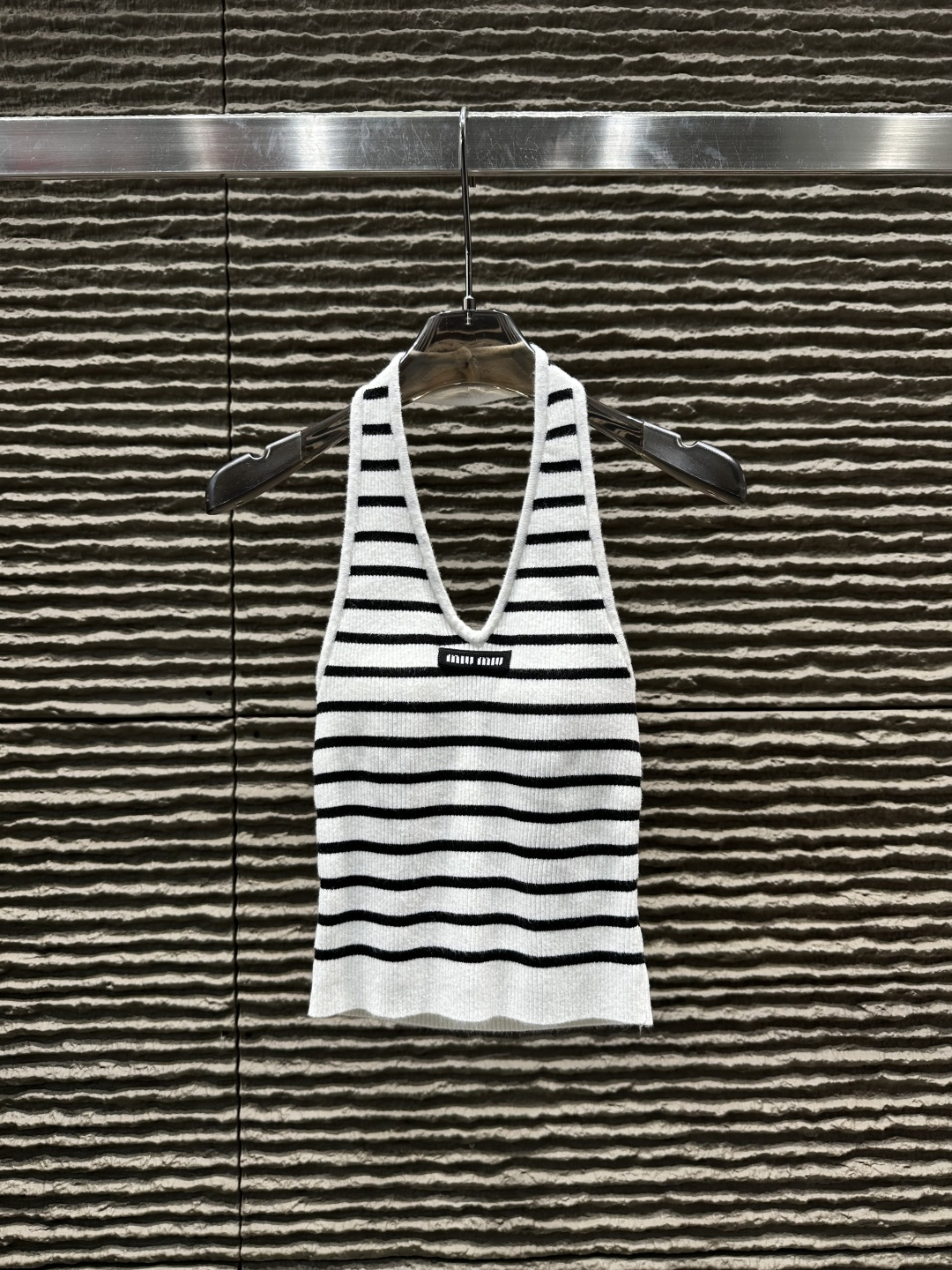 高品質♪♪♪  2026 ミュウミュウ 新作 チョッキ着 コピー  2色