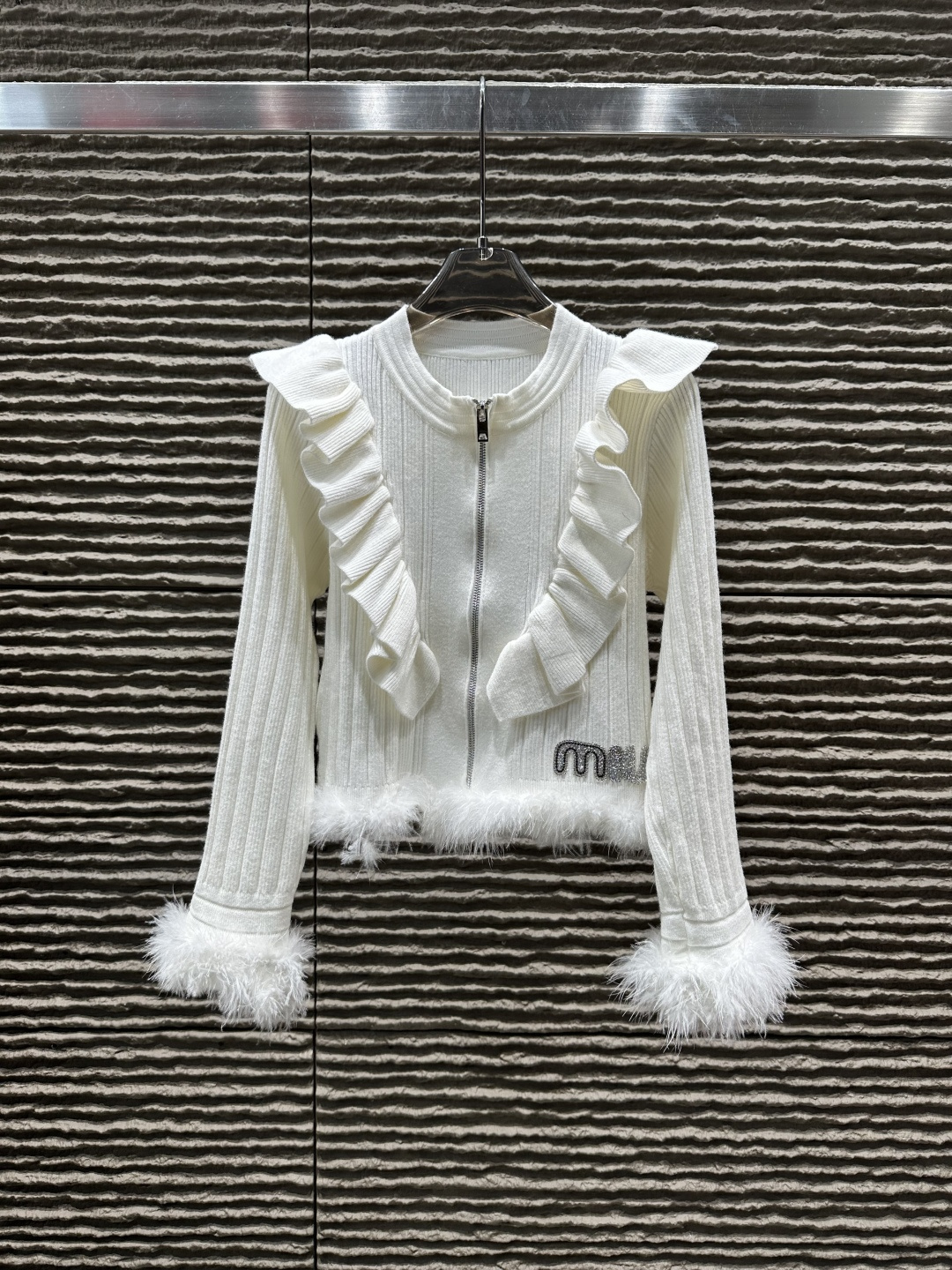 累積売上総額第１位！ 2026 ミュウミュウ 新作 ニット 偽物   2色