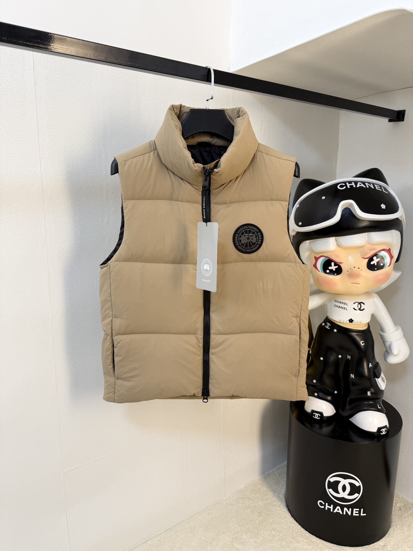 激安価格！2026 カナダグース 新作 ダウンベスト 偽物
