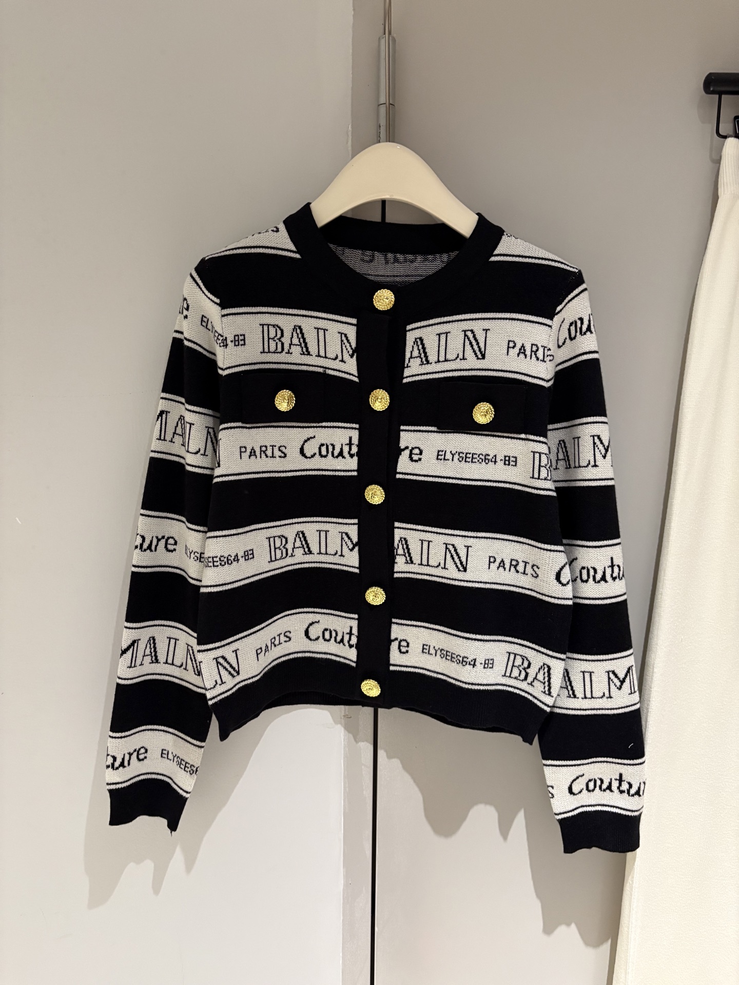 絶対欲しい！2026 バルマン 新作 ニット スーパーコピー