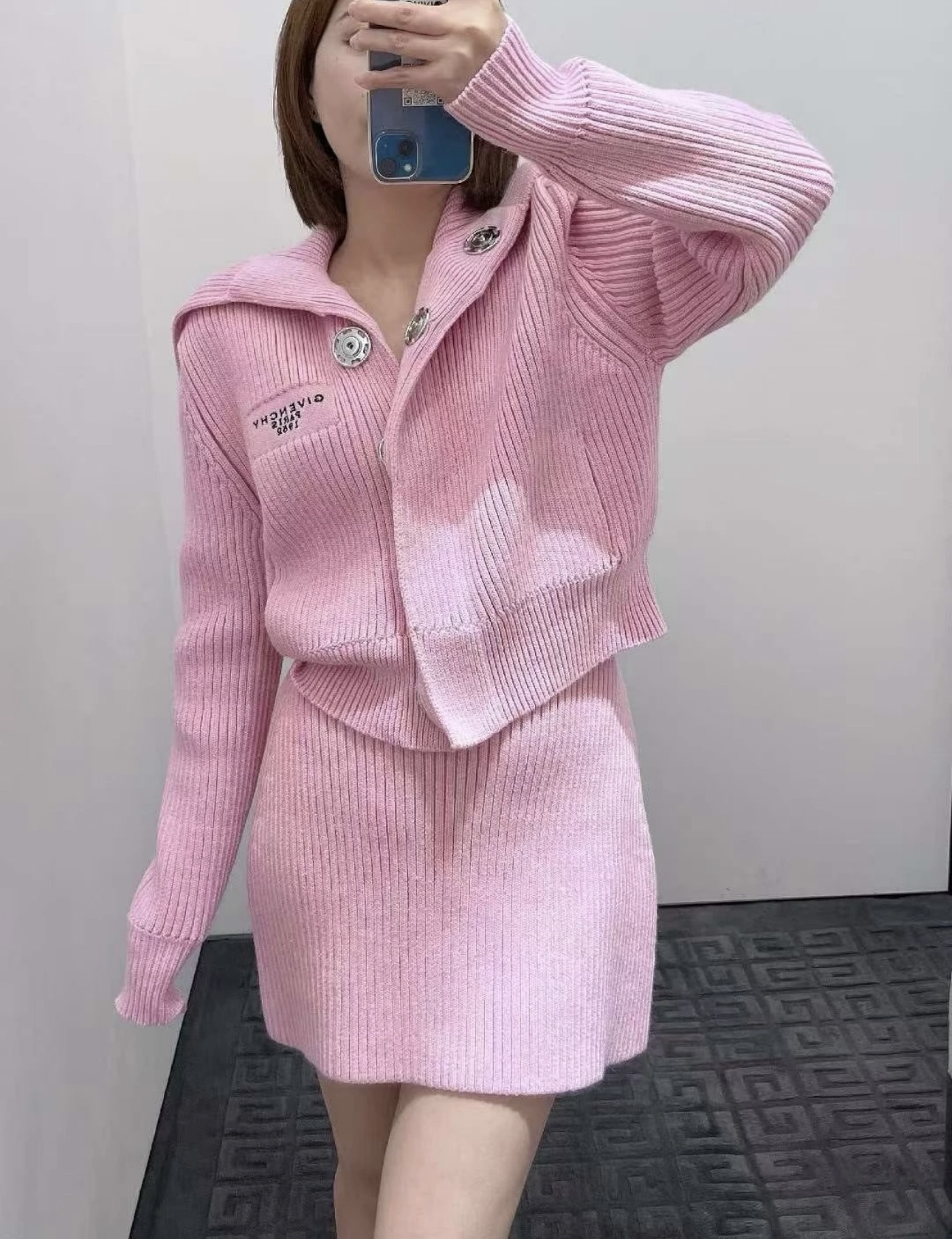 人気爆発☆ 2026 ジバンシー 新作 セットアップ コピー