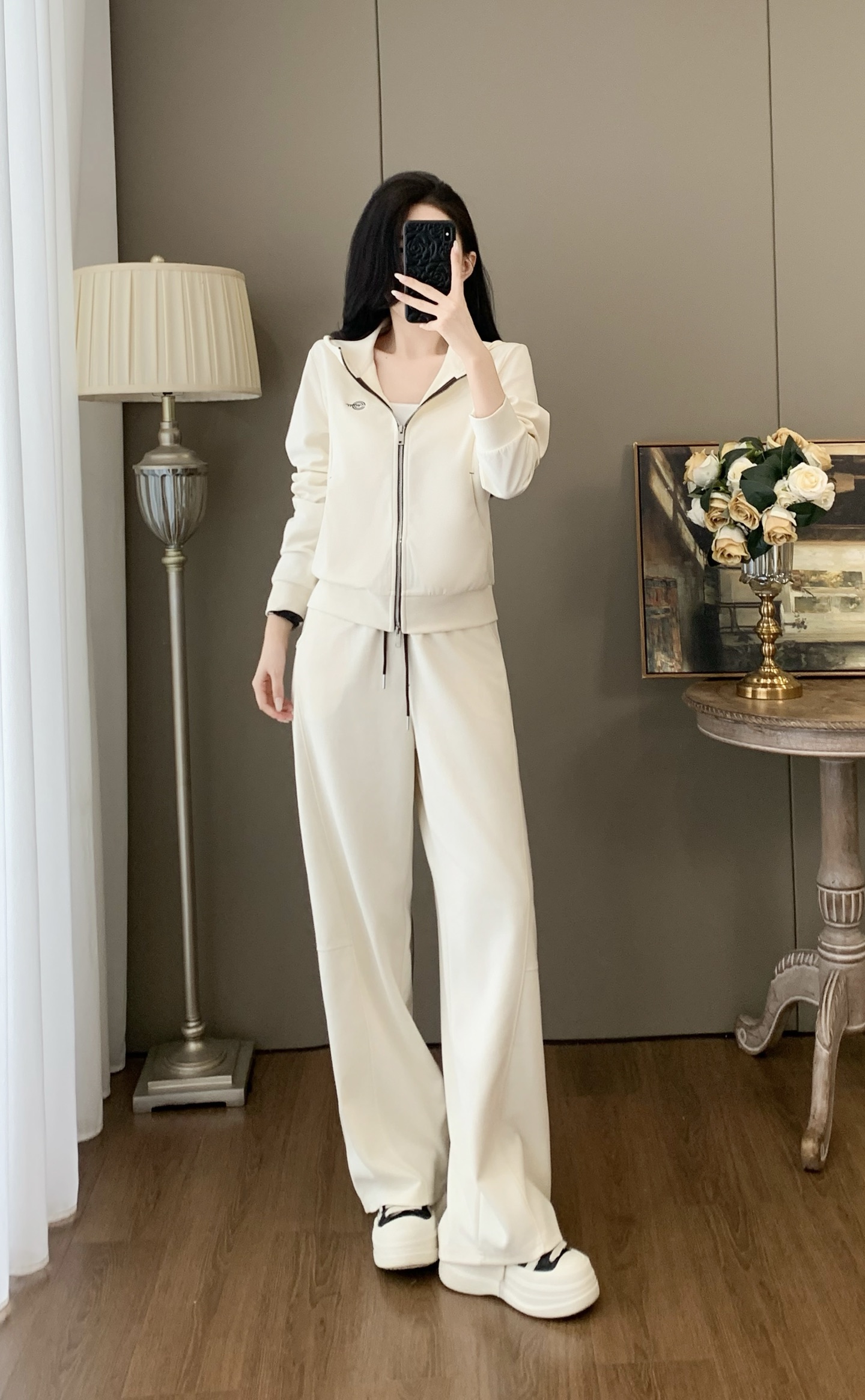 入手困難品！2026 ジバンシー 新作 セットアップ 偽物