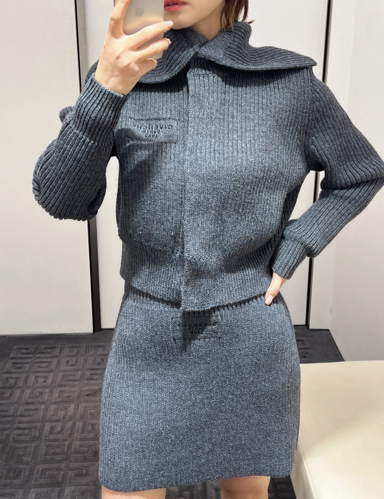 【使い勝手抜群】2026 ジバンシー 新作 セットアップ 偽物