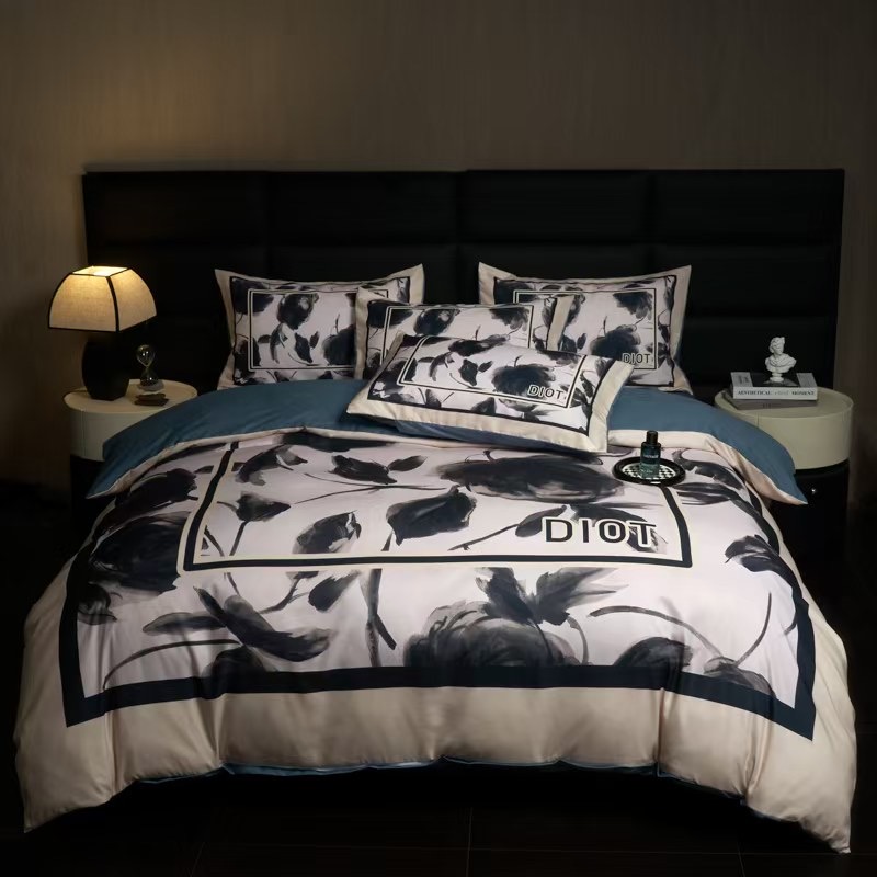 世界中で大人気♪ ディオール 2026新作 掛け布団カバーセット4点 ダブルサイズ/キングサイズベッド 綿生地ベッドカバー 新居寝具用品