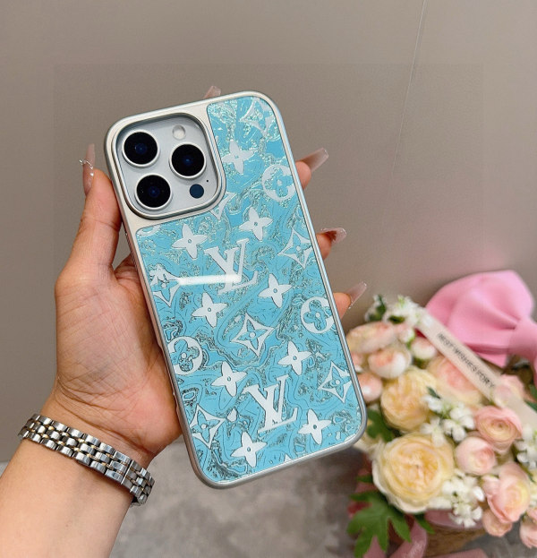 肌触り最高な 2026 ルイヴィトン 新作 iPhone ケース 全機種 販売 偽物