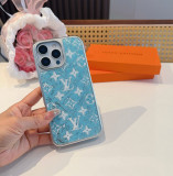 肌触り最高な 2026 ルイヴィトン 新作 iPhone ケース 全機種 販売 偽物