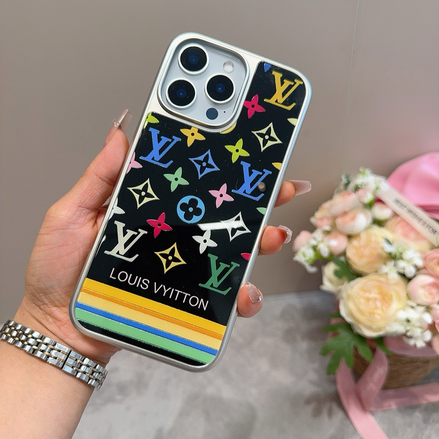 即発送！2026 ルイヴィトン 新作 iPhone ケース 全機種 販売 スーパーコピー