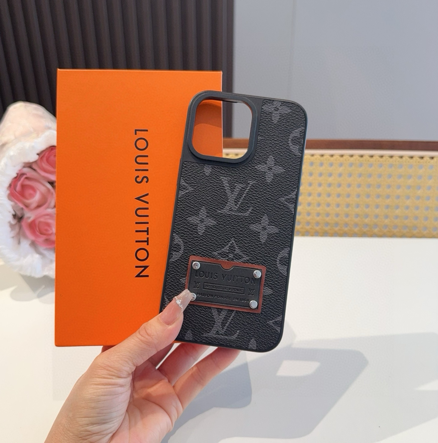 使い勝手良し 2026 ルイヴィトン 新作 iPhone ケース 全機種 販売 スーパーコピー