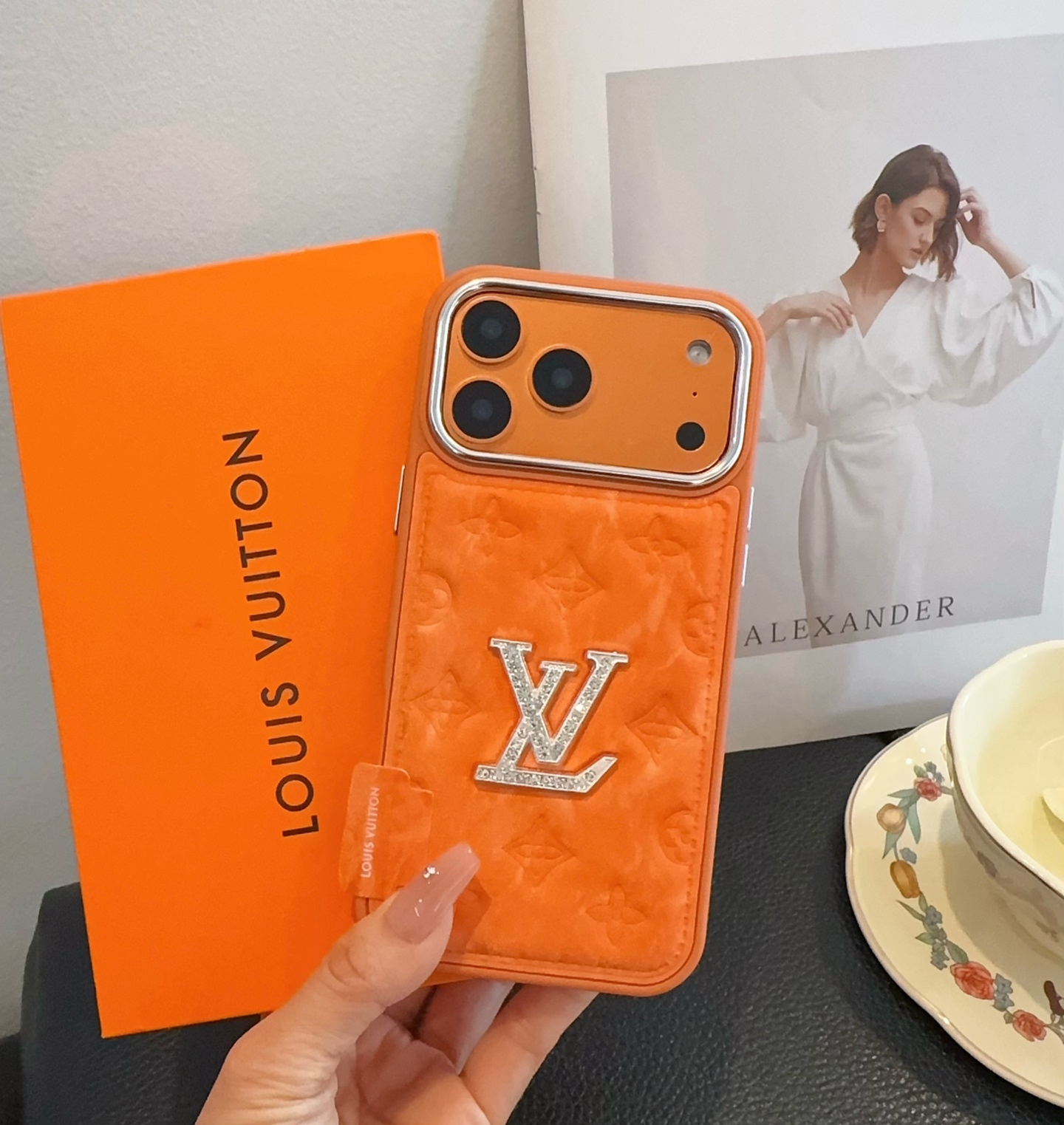 即発送！2026 ルイヴィトン 新作 iPhone ケース 全機種 販売 偽物
