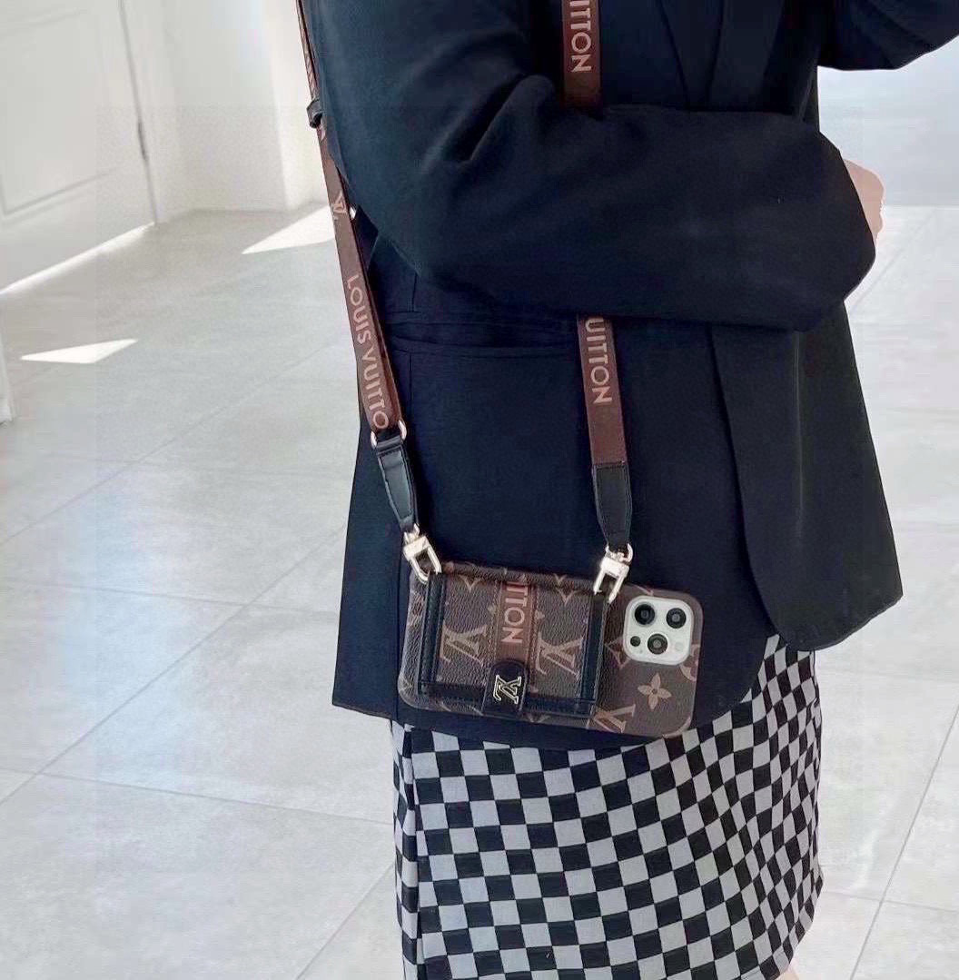 一目惚れ♪ 2026 ルイヴィトン 新作 iPhone ケース 全機種 販売 コピー