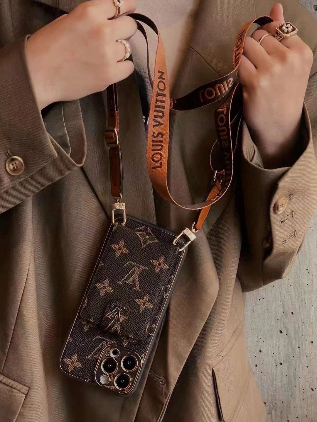 注目アイテム♡ 2026 ルイヴィトン 新作 iPhone ケース 全機種 販売 スーパーコピー