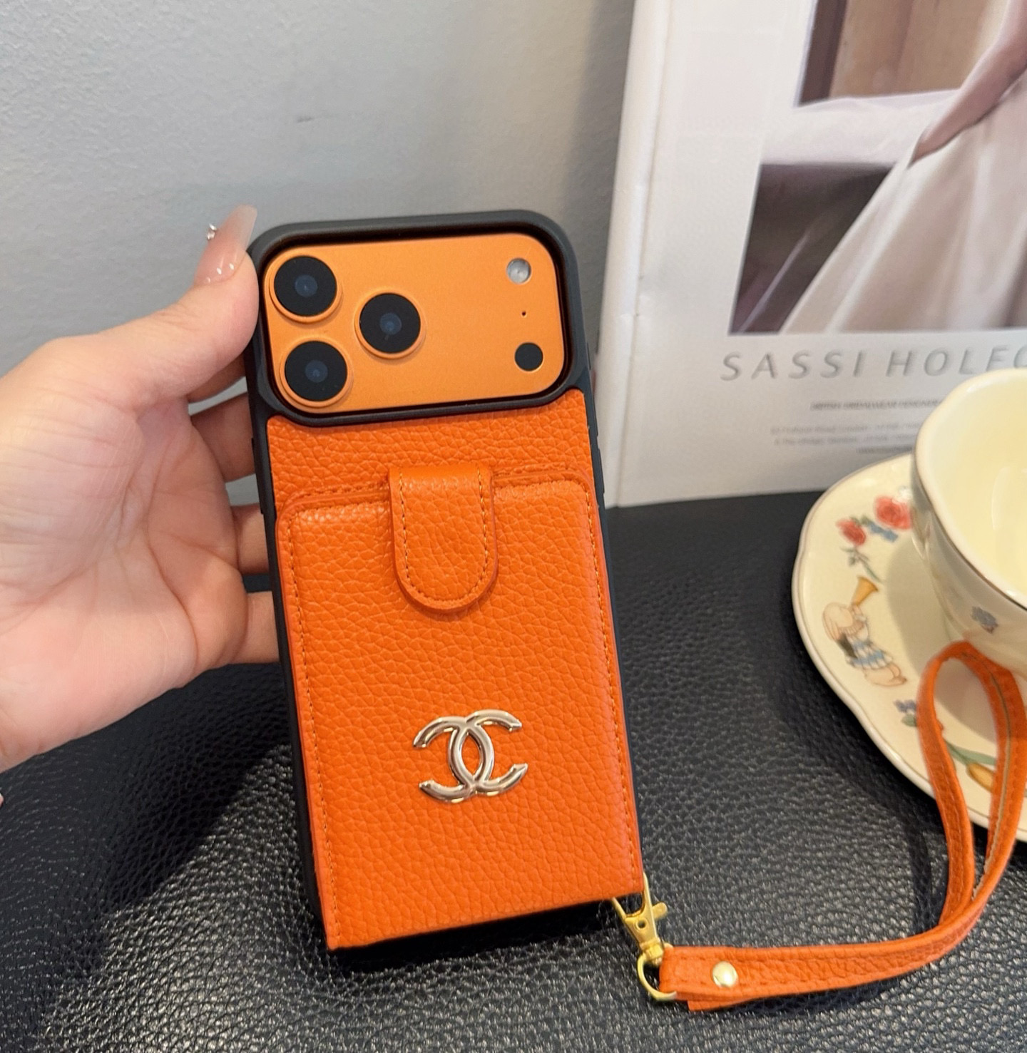 即発送！2026 シャネル 新作 iPhone ケース 全機種 販売 コピー