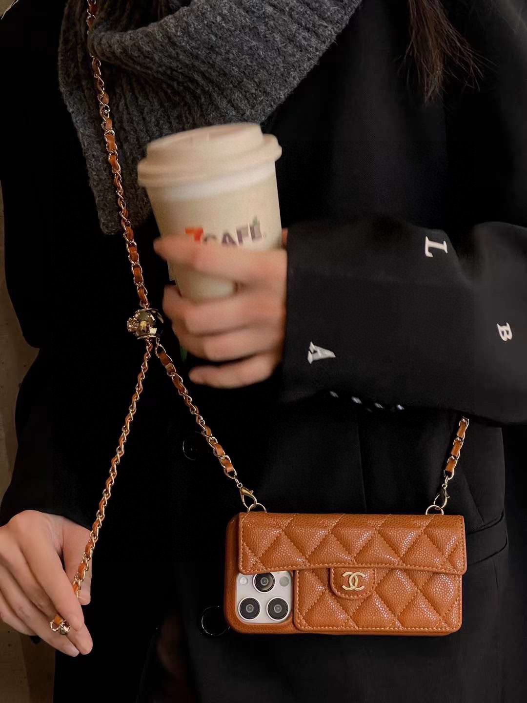 肌触り最高な 2026 シャネル 新作 iPhone ケース 全機種 販売 スーパーコピー