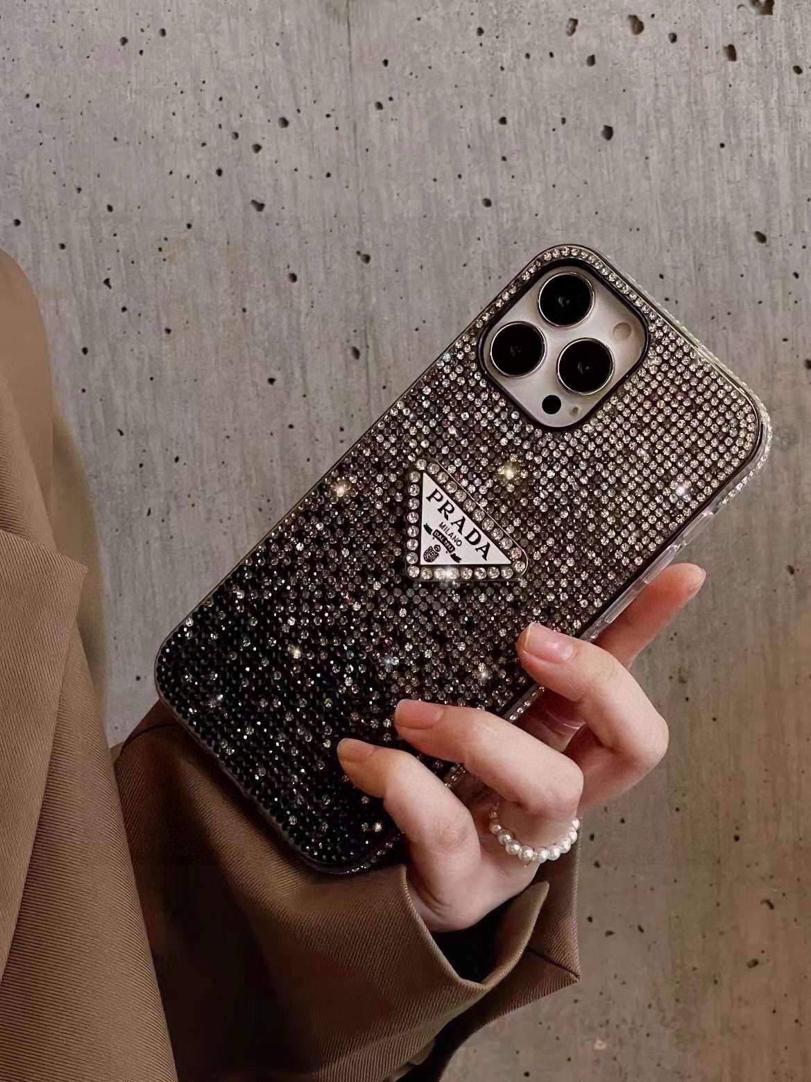 新色登場☆ 2026 プラダ 新作 iPhone ケース 全機種 販売 偽物