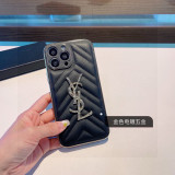注目度抜群！2026 サンローラン 新作 iPhone ケース 全機種 販売 偽物