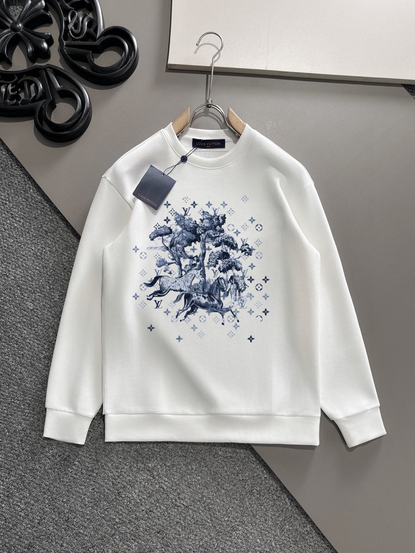 争奪戦 2026 ルイヴィトン 新作 パーカー スーパーコピー 3色