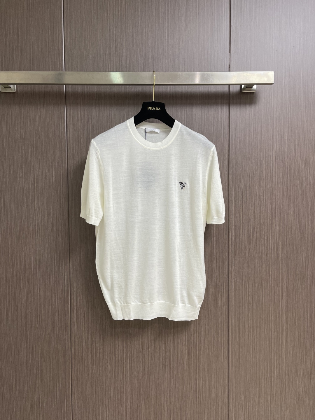 新色登場☆ 2026 プラダ 新作 半袖Tシャツ スーパーコピー