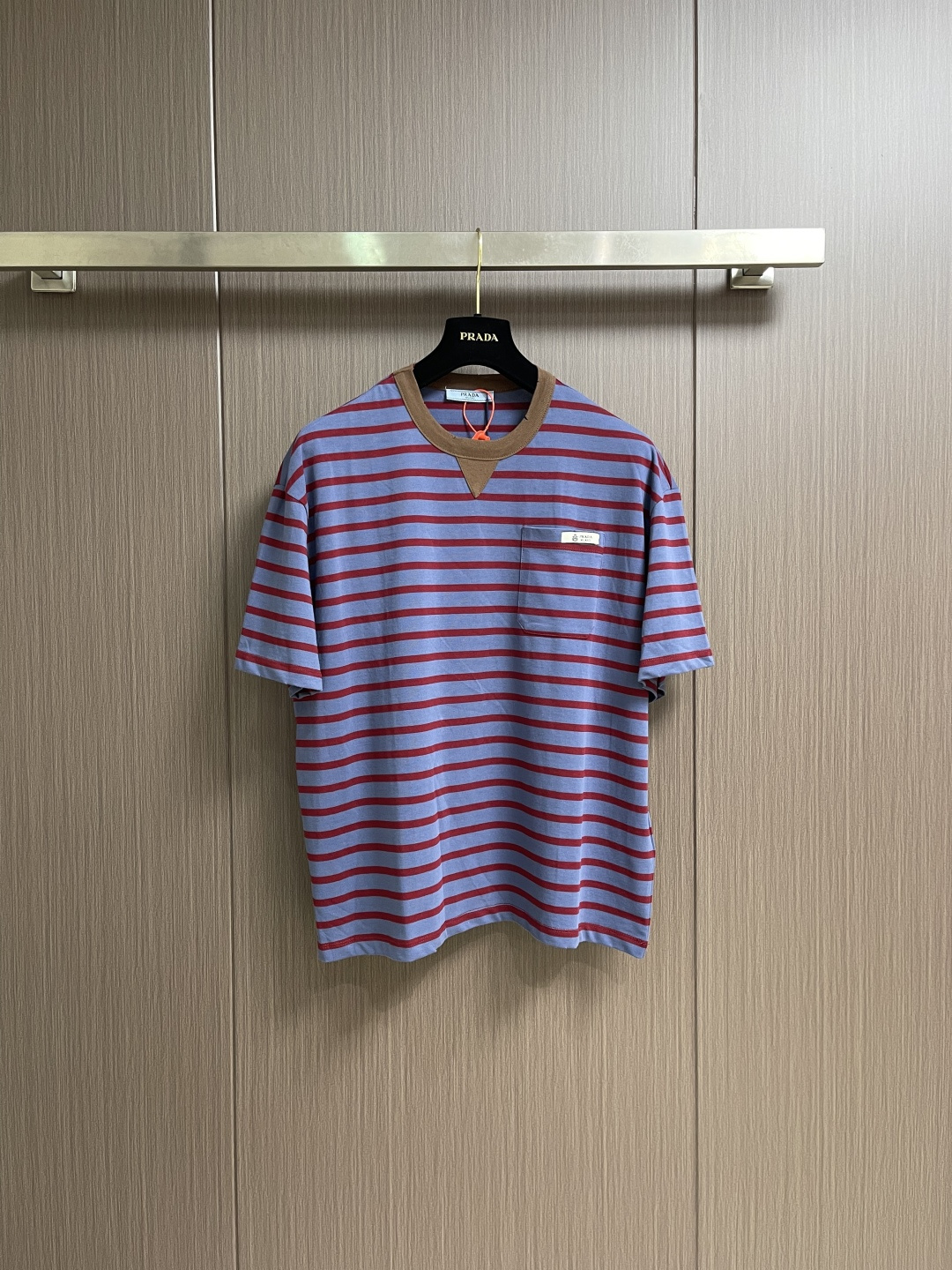 人気No1★ 2026 プラダ 新作 半袖Tシャツ 偽物